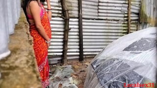 Local Hindi Village Bhabhi Hardcore Sex in Outdoor By Dever